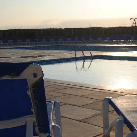 Agreable T2 Balcon Et Piscine Dans Bord De *